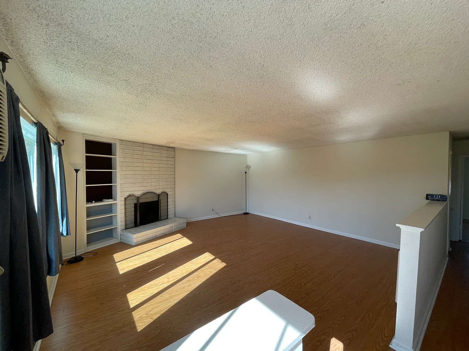 2 bed, 1000 sqft, $2,200 — Photo 2