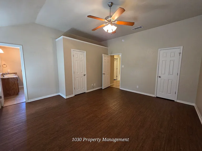 5804B Aquarius Dr — Photo 10
