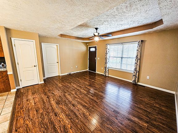 3rd image of 105 Diane Dr
