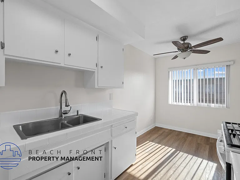 12417 Benedict Ave. — Photo 18