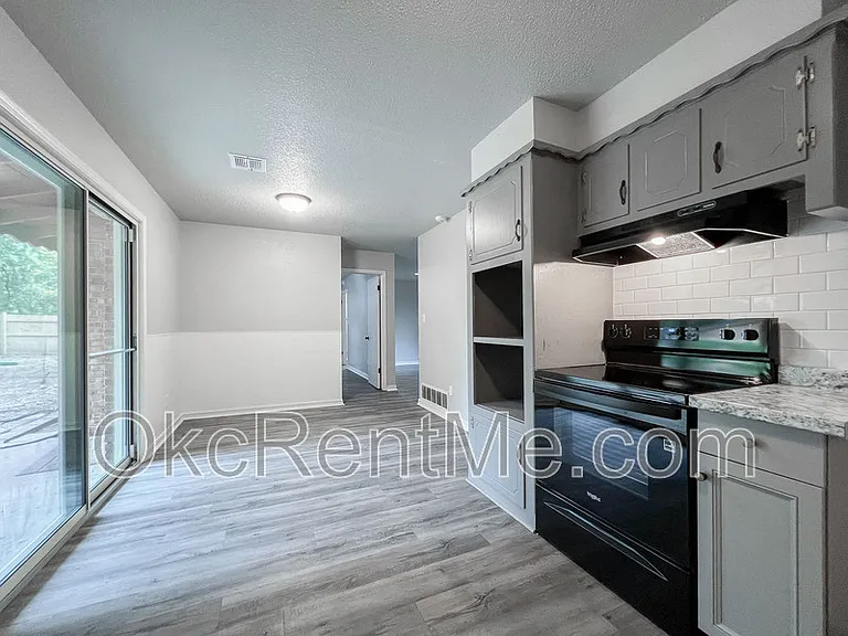 2700 N Wheeler Ave — Photo 9