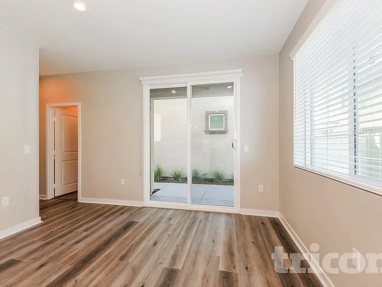 29428 Walnut Tree Way — Photo 5