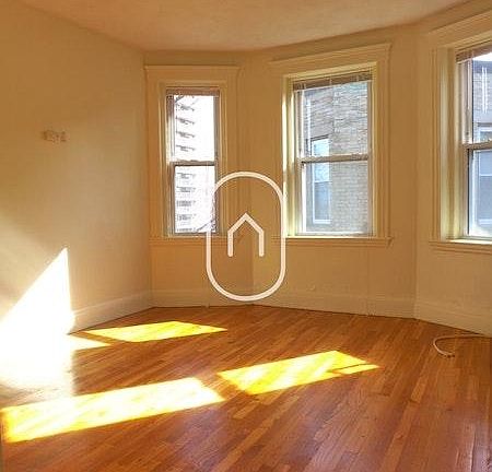5th image of 6 Worthington St #A
