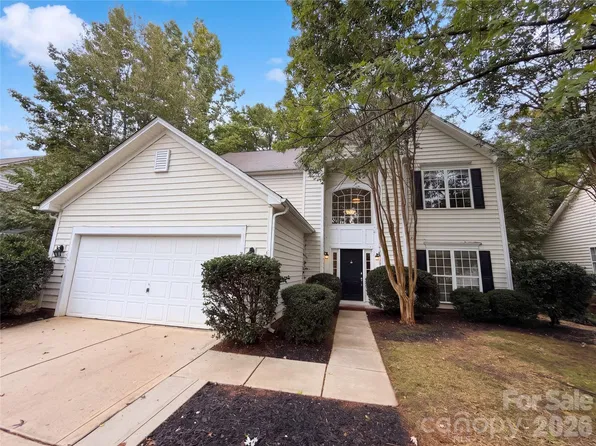 9339 Autumn Applause Dr, Charlotte, NC 28277