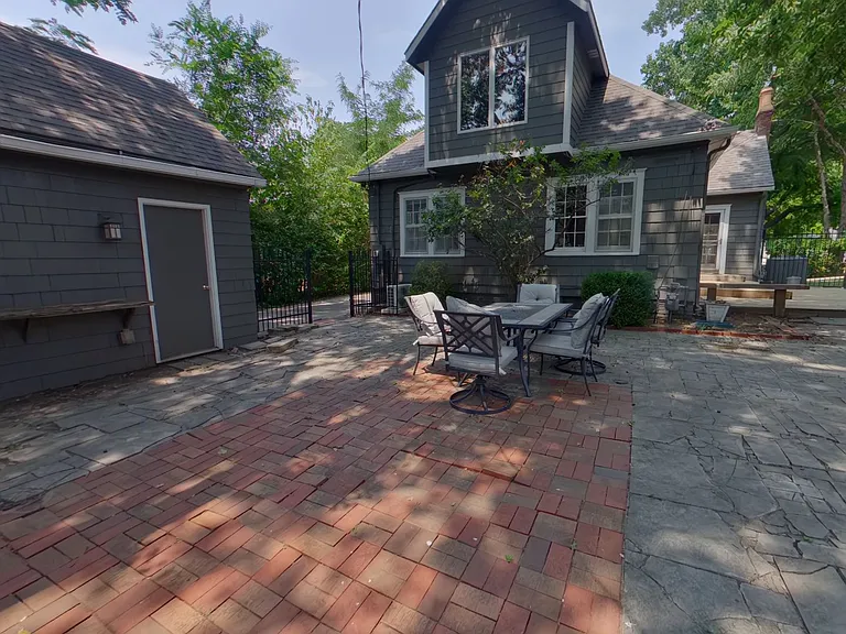 3431 E Pine St — Photo 15