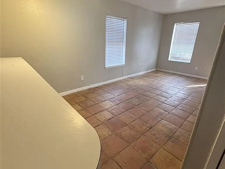 Phoenix Apartments — Photo 5