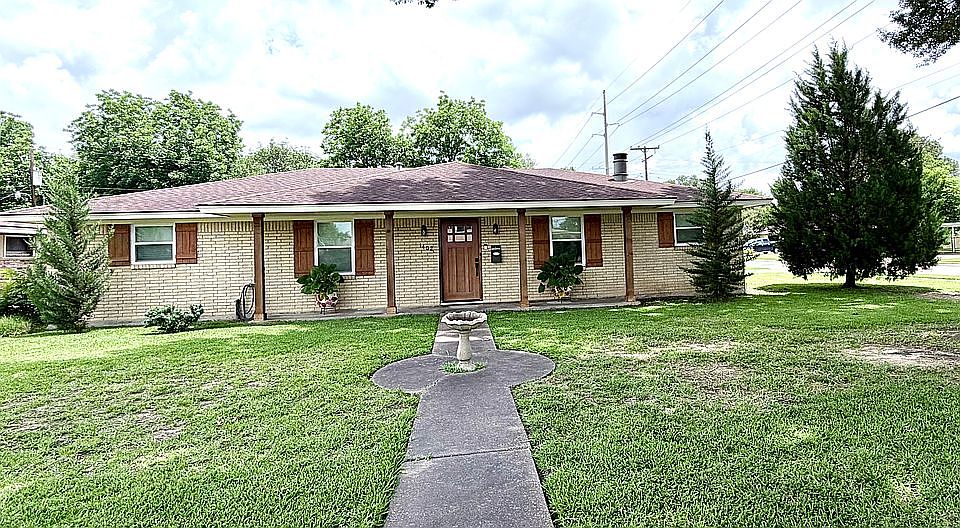 1st image of 1402 Pine Ln