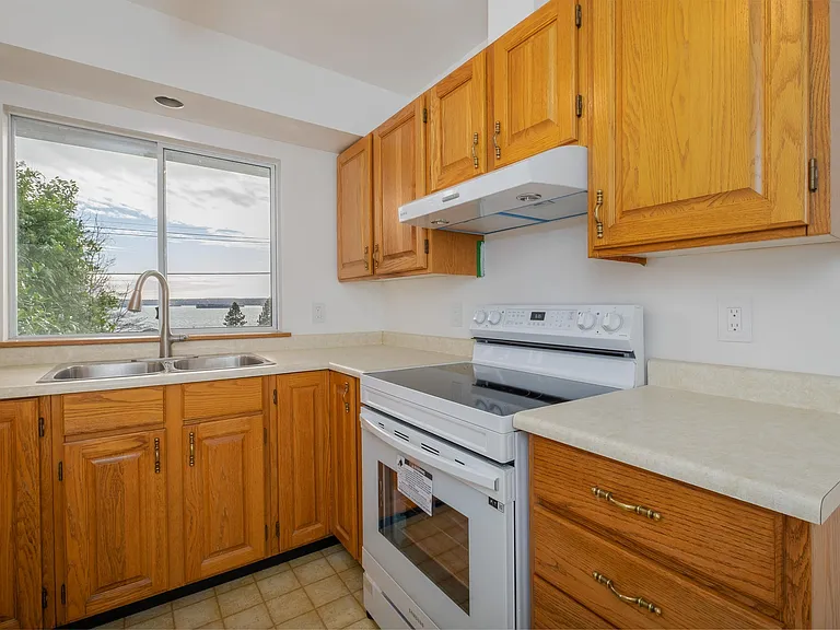 2773 Lawson Ave — Photo 7