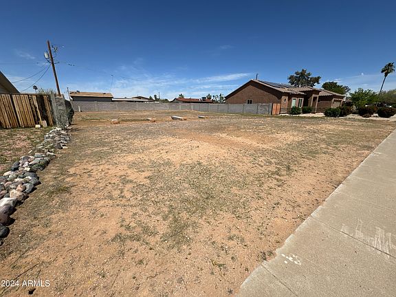 4th image of 3710 E PARADISE Lane #25