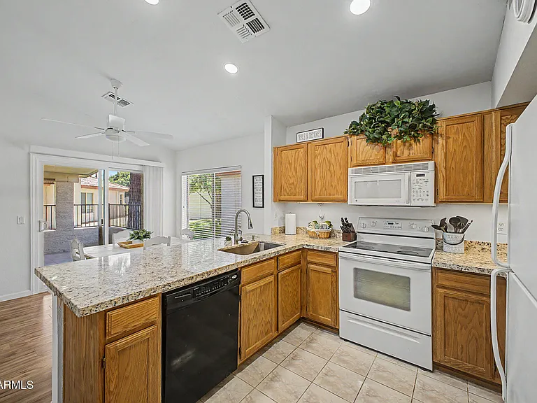 1120 N Val Vista Dr #95 — Photo 19