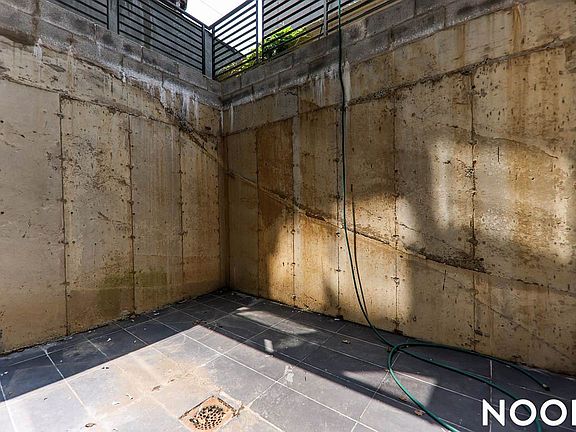 4th image of 522 Evergreen Ave #1A