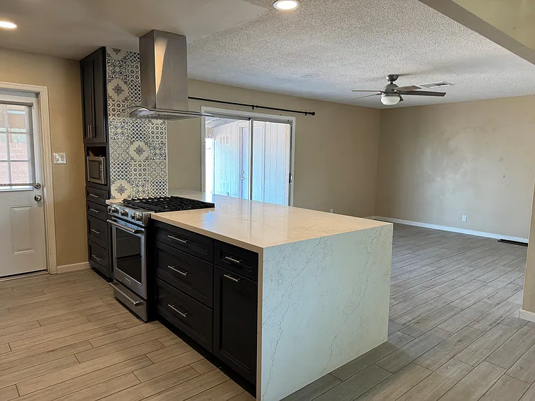 1436 S Beck Ave — Photo 5