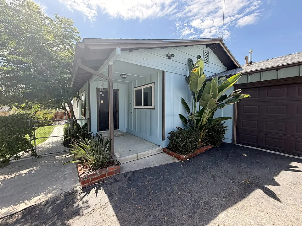 1111 Olive Ave