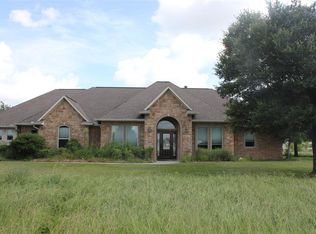 207 Windsong Dr, Angleton, TX 77515
