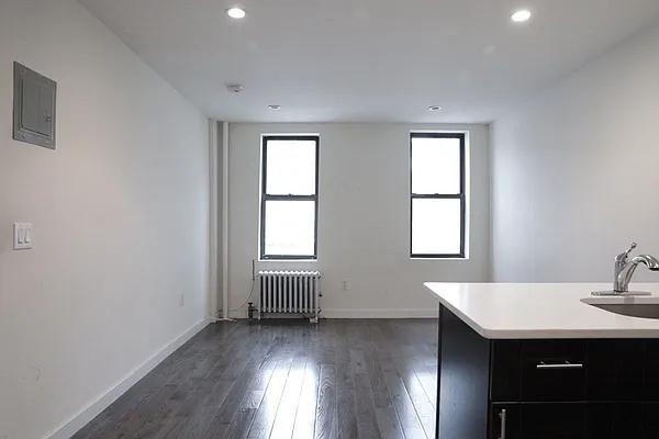 Rented by Kahen Properties | media 26