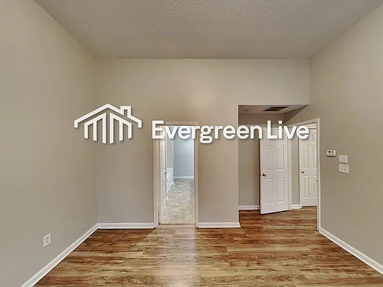 7134 Ravenwood Ln — Photo 10