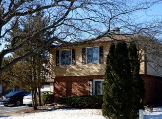 16730 Lakewood Dr, Tinley Park, IL 60477