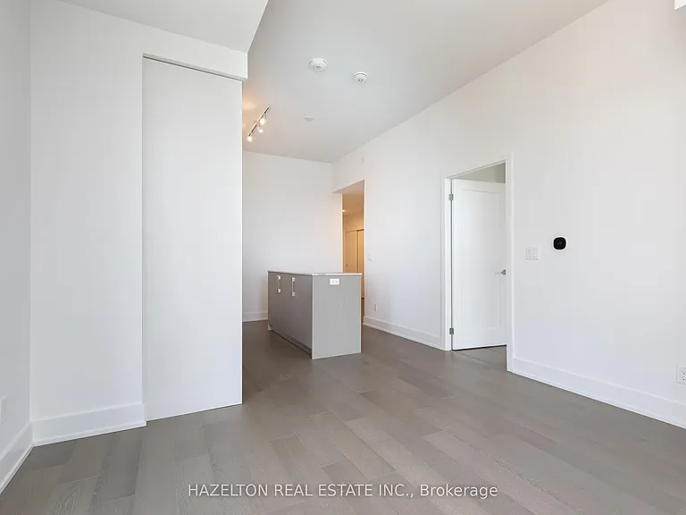 8 Manor Rd W #904 — Photo 5