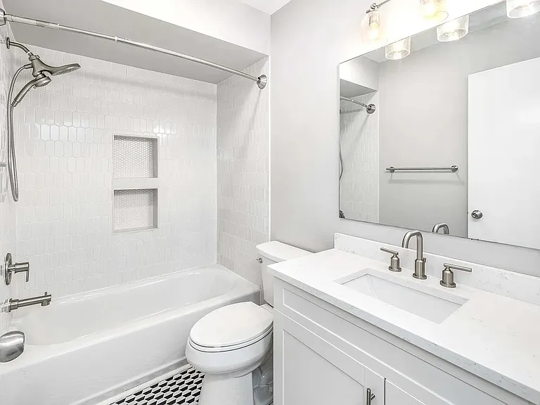13843 Cambridge Cir — Photo 10