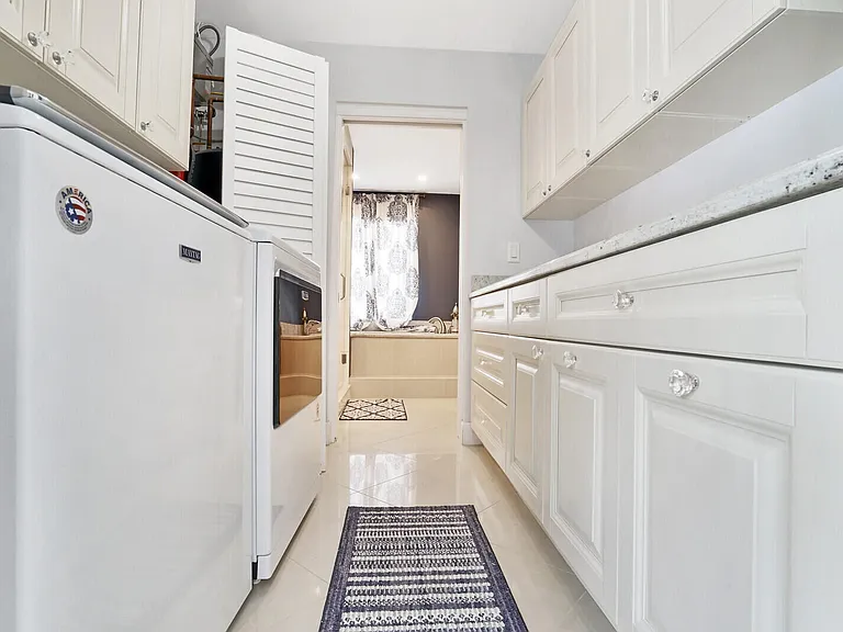 17 E Ocean Ave — Photo 28