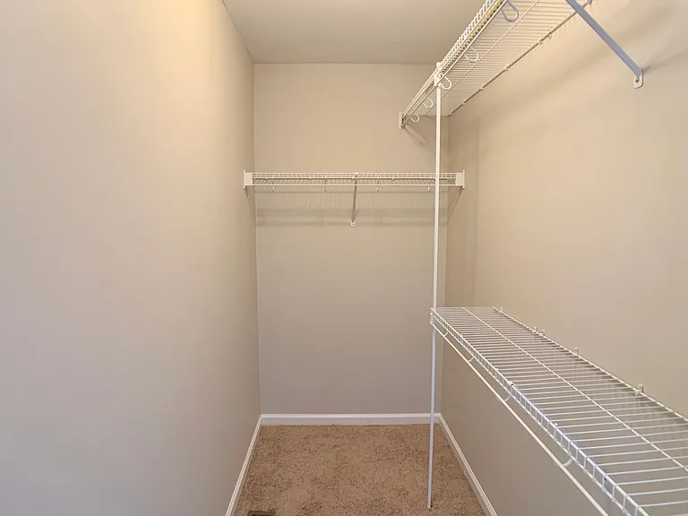 842 Shelton Cir — Photo 16