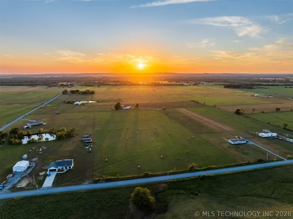 5600 N 434th Rd, Adair, OK 74330