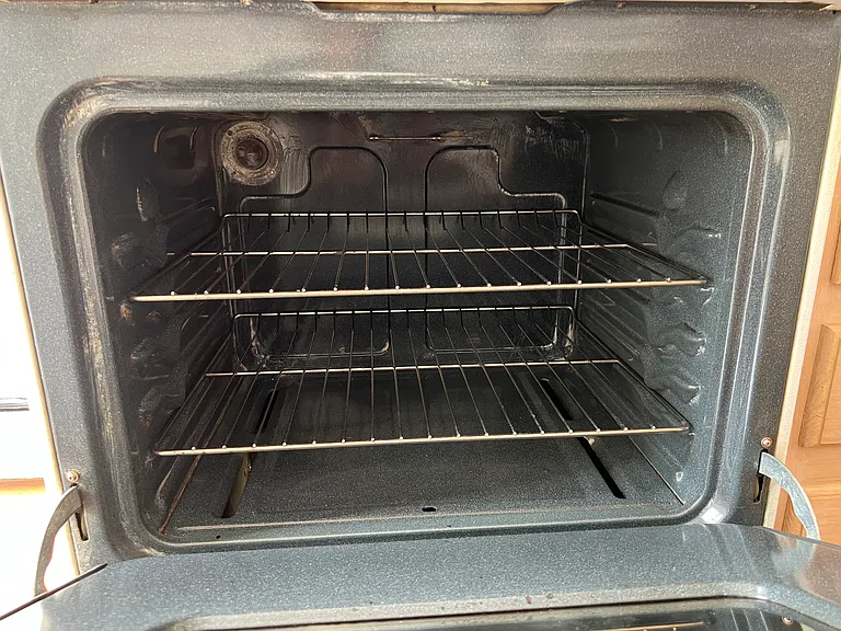 GE gas oven and broiler.