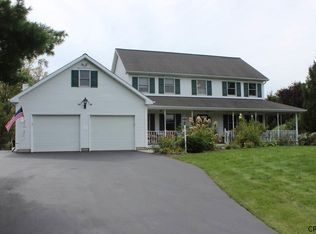 8 Miller Ct, Burnt Hills, NY 12027