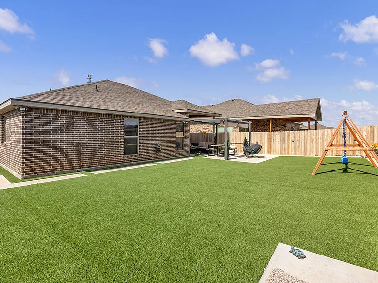 2512 Blazing Saddle Blvd — Photo 24