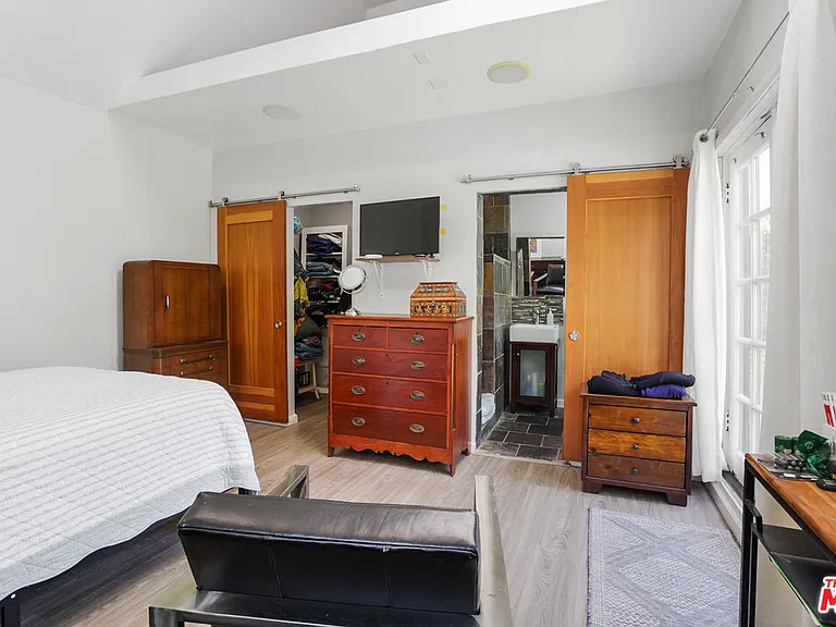 937 S Tremaine Ave — Photo 26