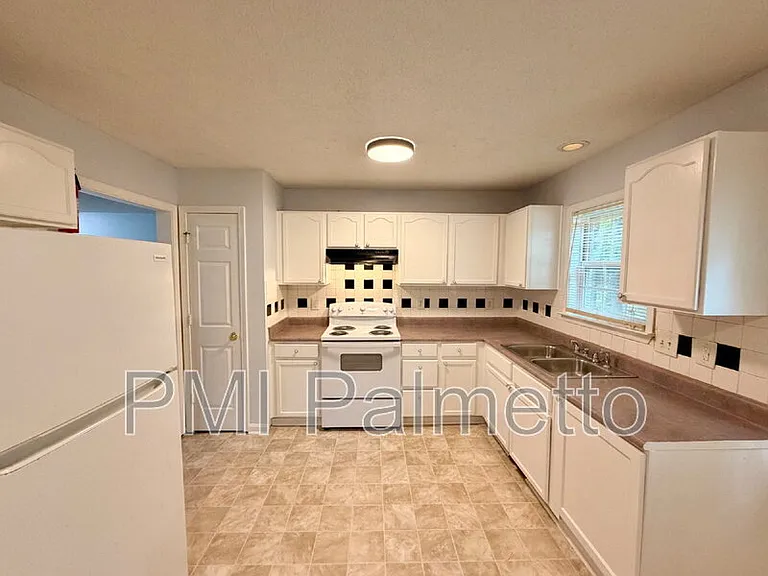 119 Chatham Cir — Photo 8