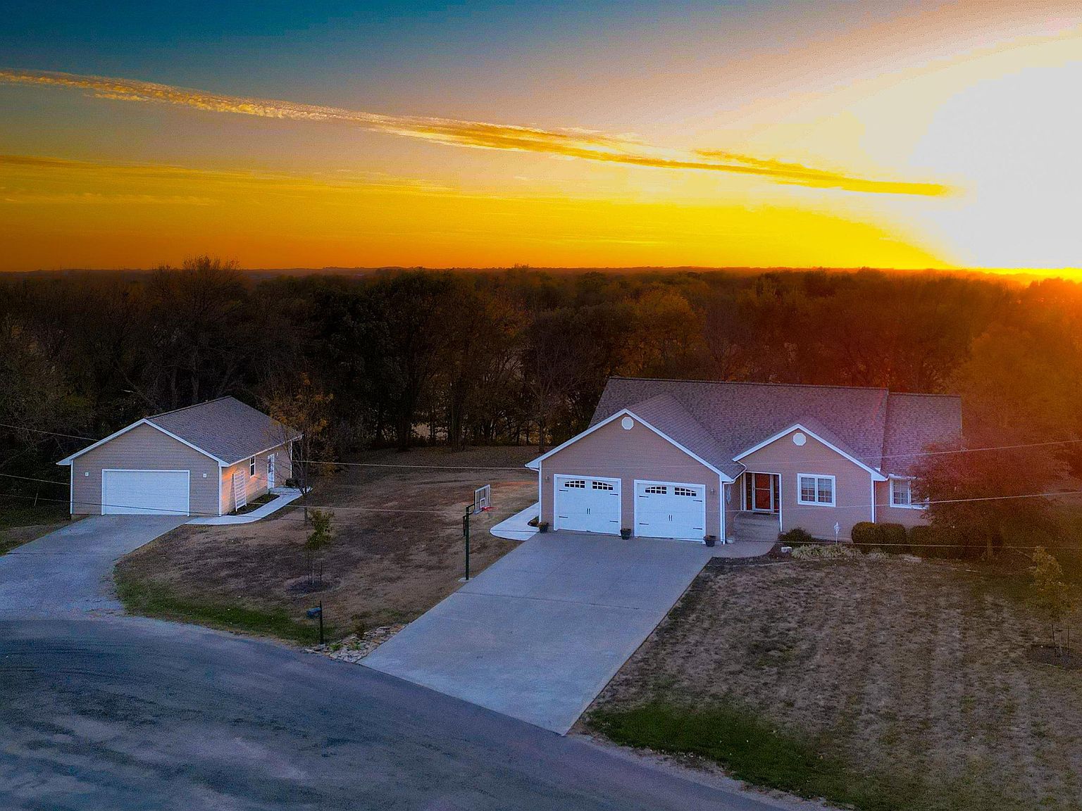 814 Romine Rdg, Osage City, KS 66523 Zillow