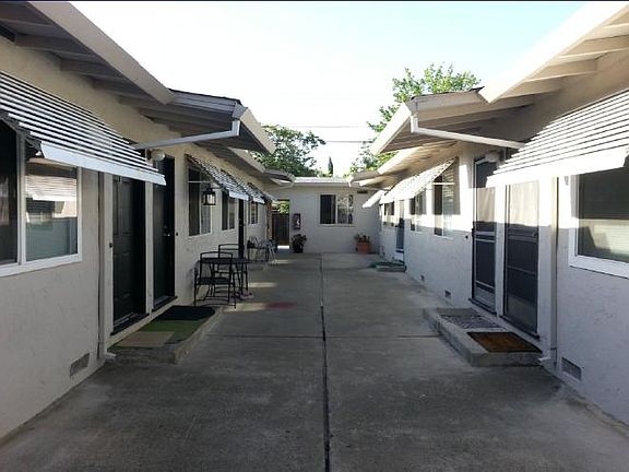 3rd image of 2215 Royal Dr #5