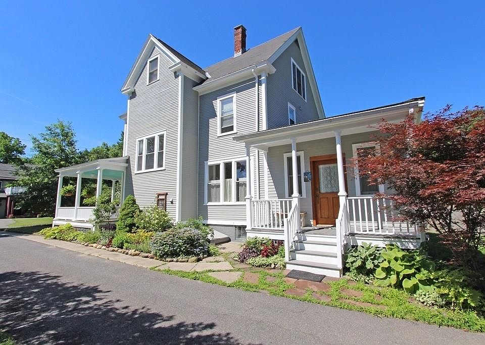 2nd image of 44 Front St