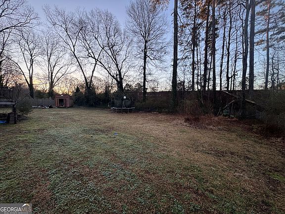 4th image of 55 Porter Cir