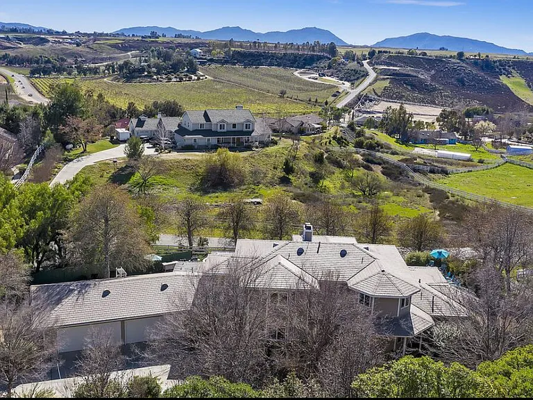 39689 Granja Ct — Photo 32