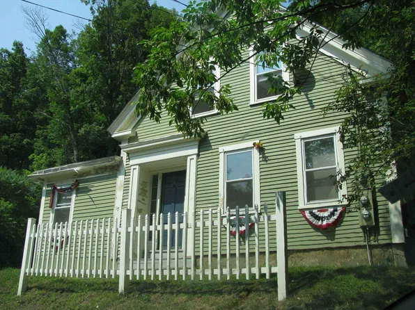 17 Pleasant Street, Wilton, NH 03086