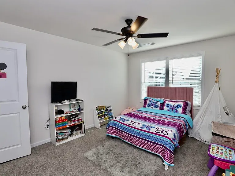 1049 Crescent Moon Loop — Photo 49