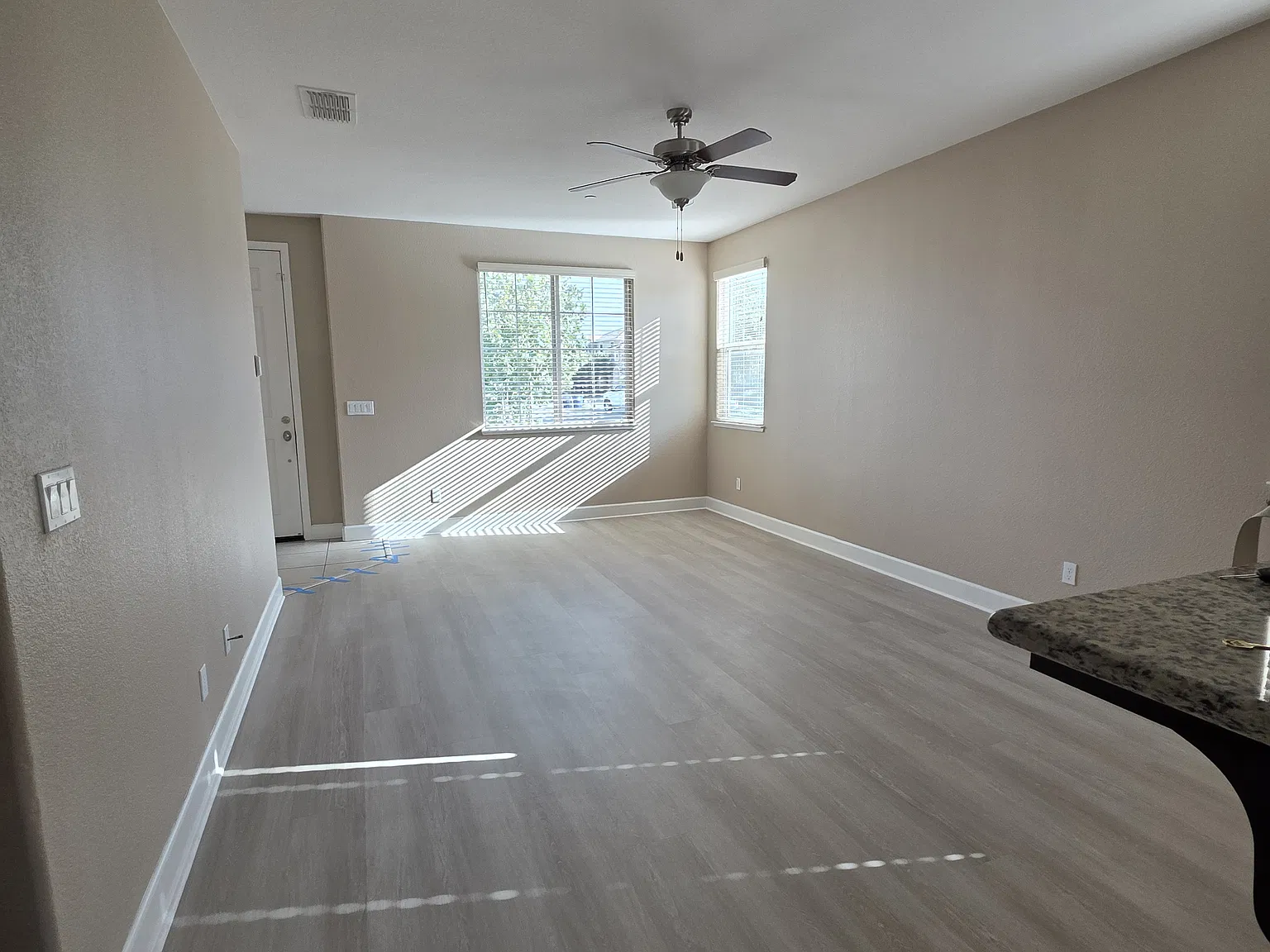 3 bed, 1284 sqft, $2,400 — Photo 2