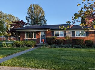 5052 Corey Ct, Sterling Heights, MI 48310