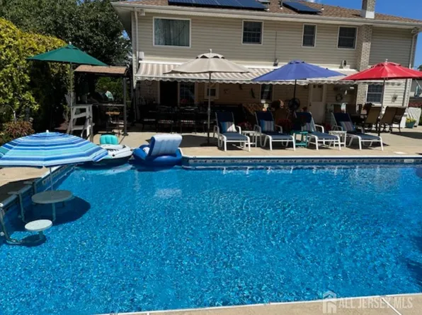 902 10th St, Union Beach, NJ 07735