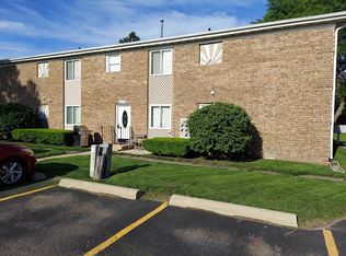 308 Wilshire Dr, Sandwich, IL 60548