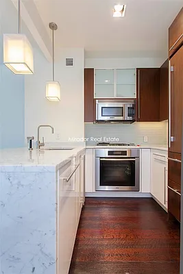 Rented by Mirador Real Estate | media 34