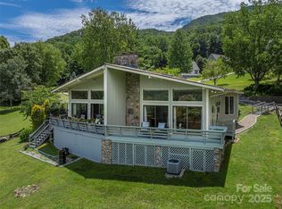 250 Sams Trl, Waynesville, NC 28786