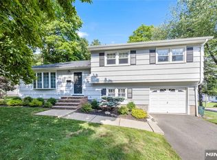 1 Crest Dr, Montvale, NJ 07645