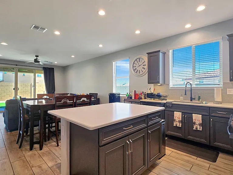 15650 W Morning Glory St — Photo 5