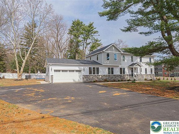 2nd image of 300 Witmer Rd