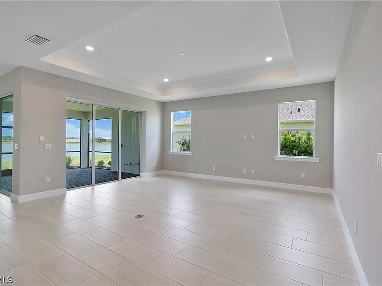16056 Shoreline Dr — Photo 7