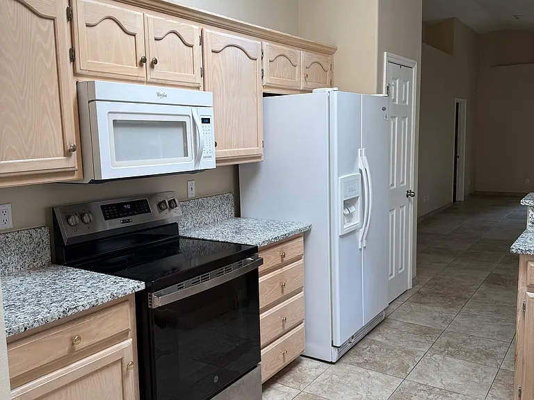 7301 Peregrine Rd NE — Photo 4