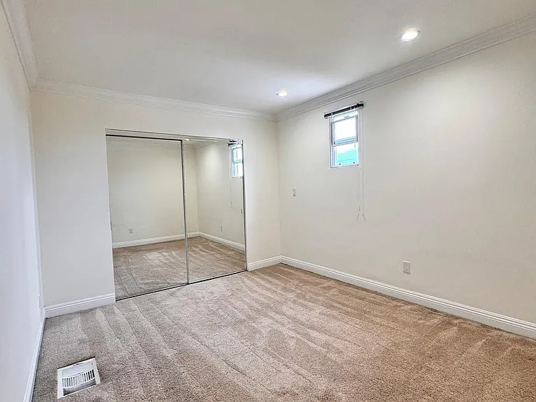 11812 Gorham Ave #Penthouse 1 — Photo 24